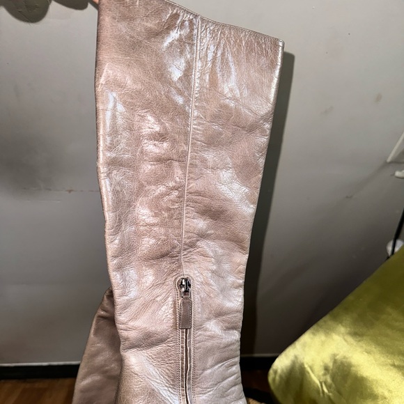 PRADA grey calf boots comfortable and has a platform - Picture 3 of 5